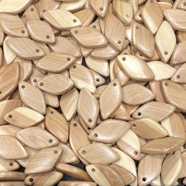 Подвеска Листок можжевеловый (9699)