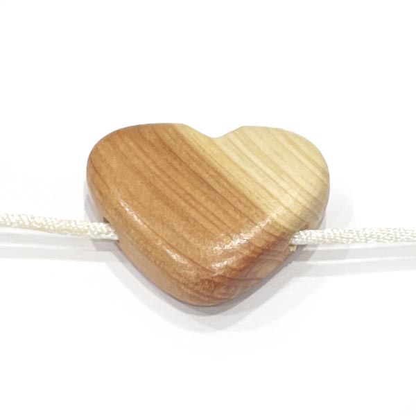 Сердце с горизонтальным отверстием можжевеловое (13123)