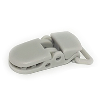 Клипса пластиковая 1 светло серая