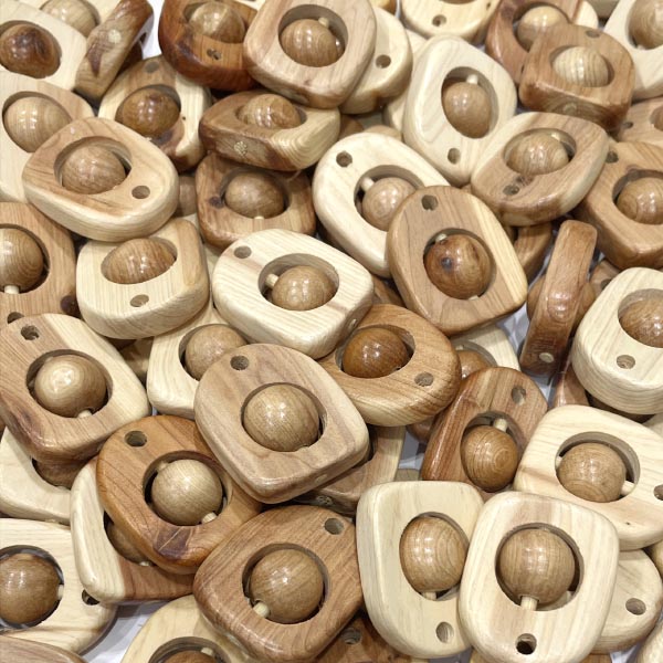 Подвеска с бусиной можжевеловая (13139) в интернет-магазине Detkidetki.ru