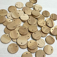 Кулон для гравировки можжевеловая Д 29*5 мм. в интернет-магазине Detkidetki.ru