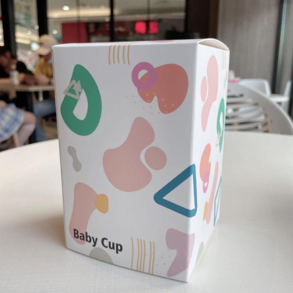 Подарочная коробочка для поильники - бутылочки