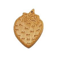 Подвеска Клубничка из бука