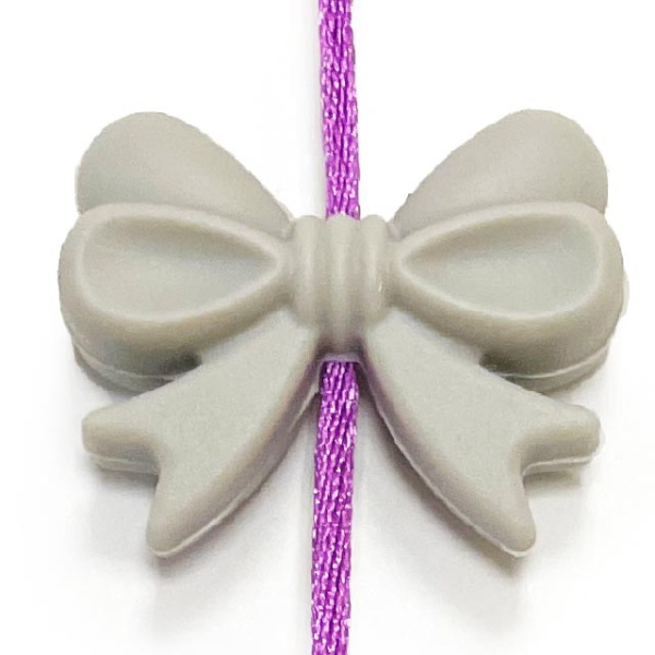 Бантик Светло Серый с ВЕРТИКАЛЬНЫМ ОТВЕРСТИЕМ